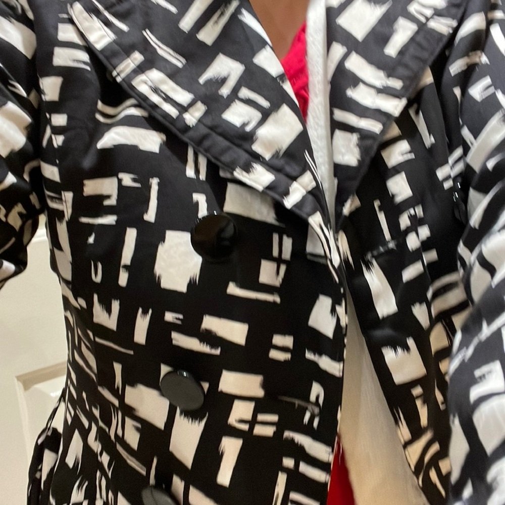 V Chic Black Lined Lightweight Jacket - image 2